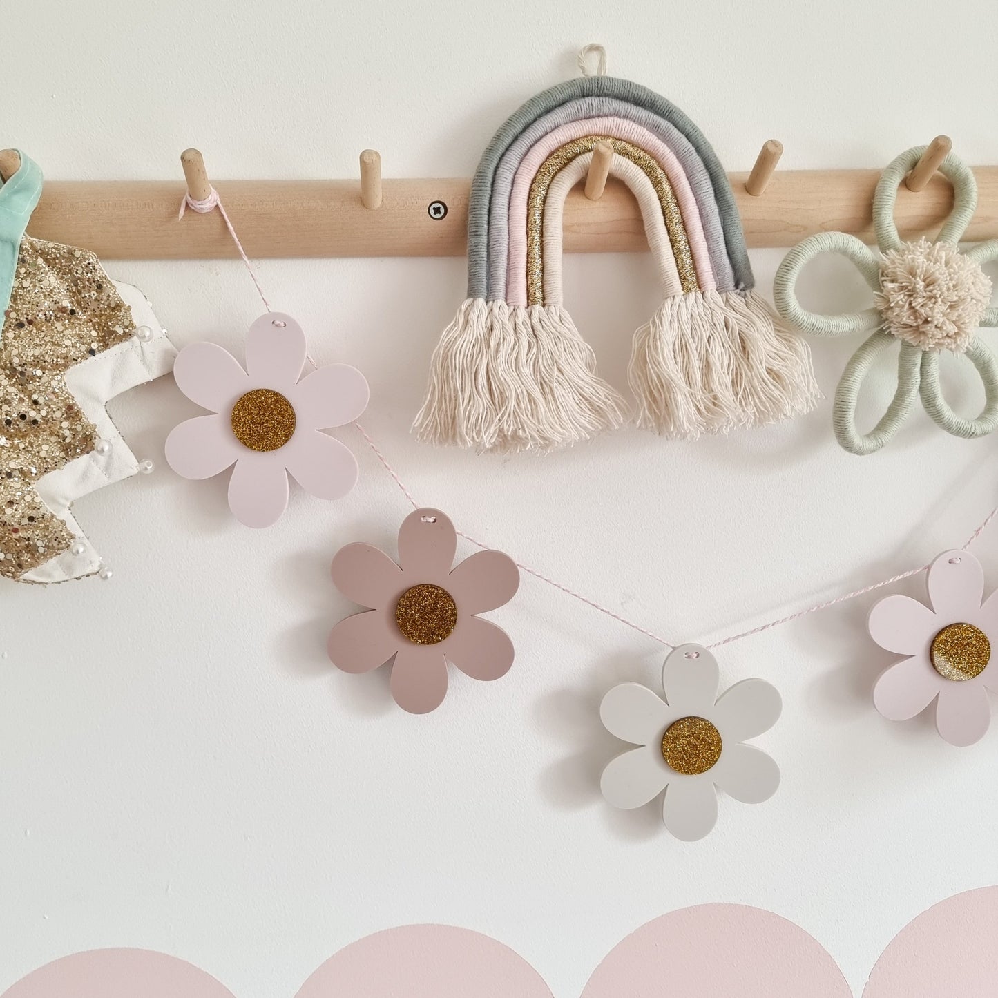 Daisy Garland