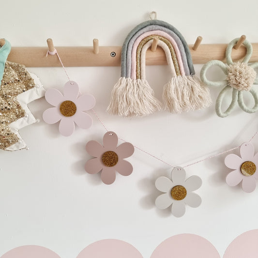 Daisy Garland