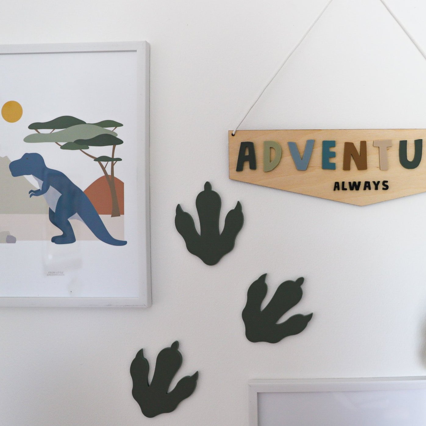 Dino Feet - Tack to wall set