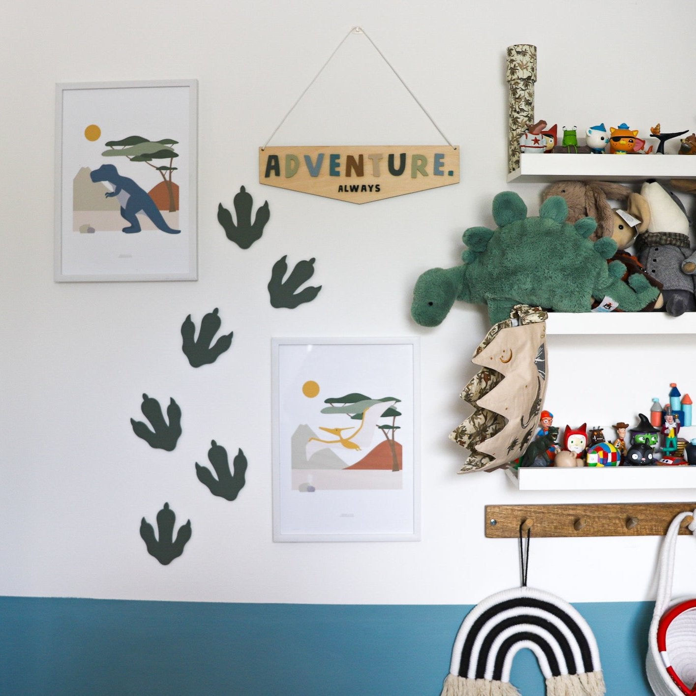 Dino Feet - Tack to wall set