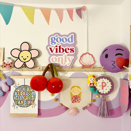 Good Vibes Only Sign